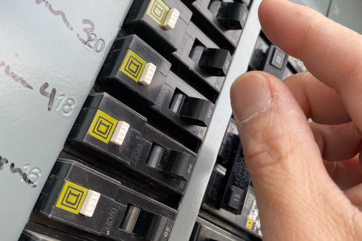 Top Reasons Why Your Furnace Is Throwing Your Circuit Breaker